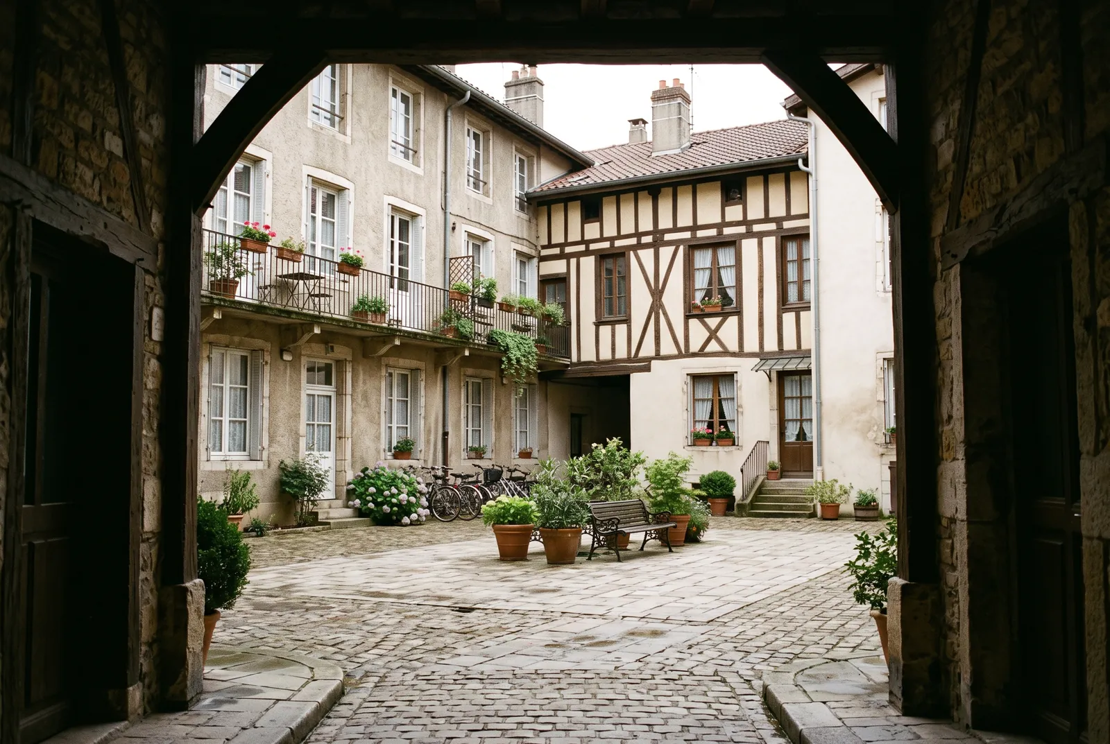 Cour intérieure d'un immeuble à Bourg-en-Bresse